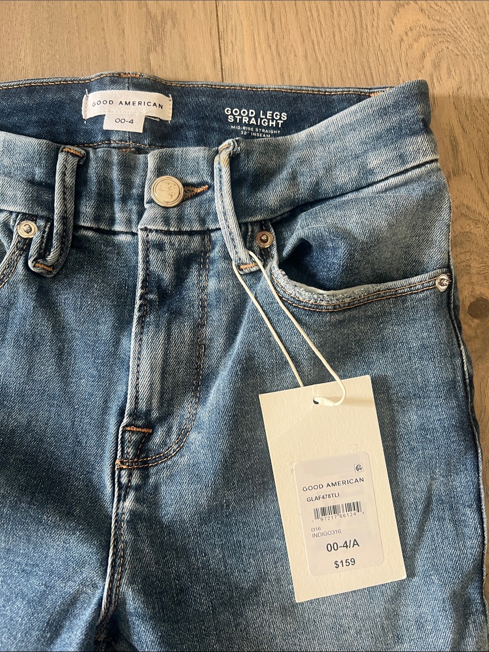 NWT - Good American Straight Leg Jeans — Medium Blue Wash - short/petite length.
